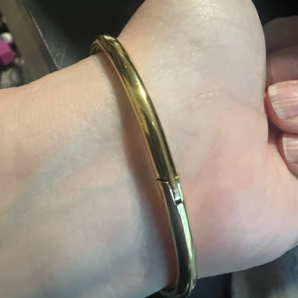 NEW FASHION GOLD NAIL BRACELET SIZE 8. NON TARNISH MATERIAL. - Picture 3 of 7